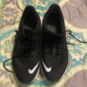 Women’s Nike tennis shoes size 7.5.